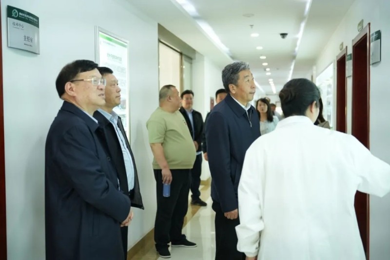 山西省供銷合作社聯(lián)合社黨組書(shū)記、理事會(huì)主任高建軍一行蒞臨公司調(diào)研指導(dǎo)