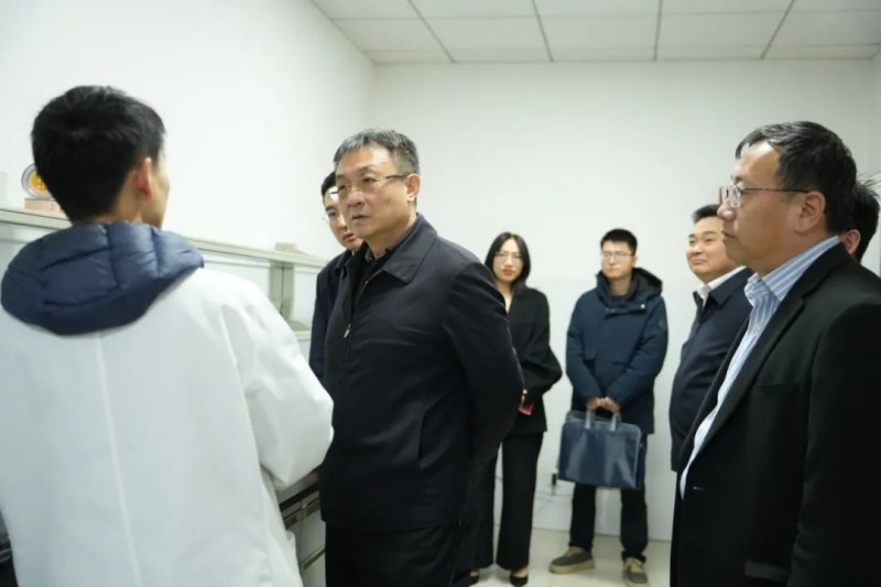 山東省供銷合作社聯(lián)合社黨組書(shū)記、理事會(huì)主任張傳忠一行蒞臨公司調(diào)研交流